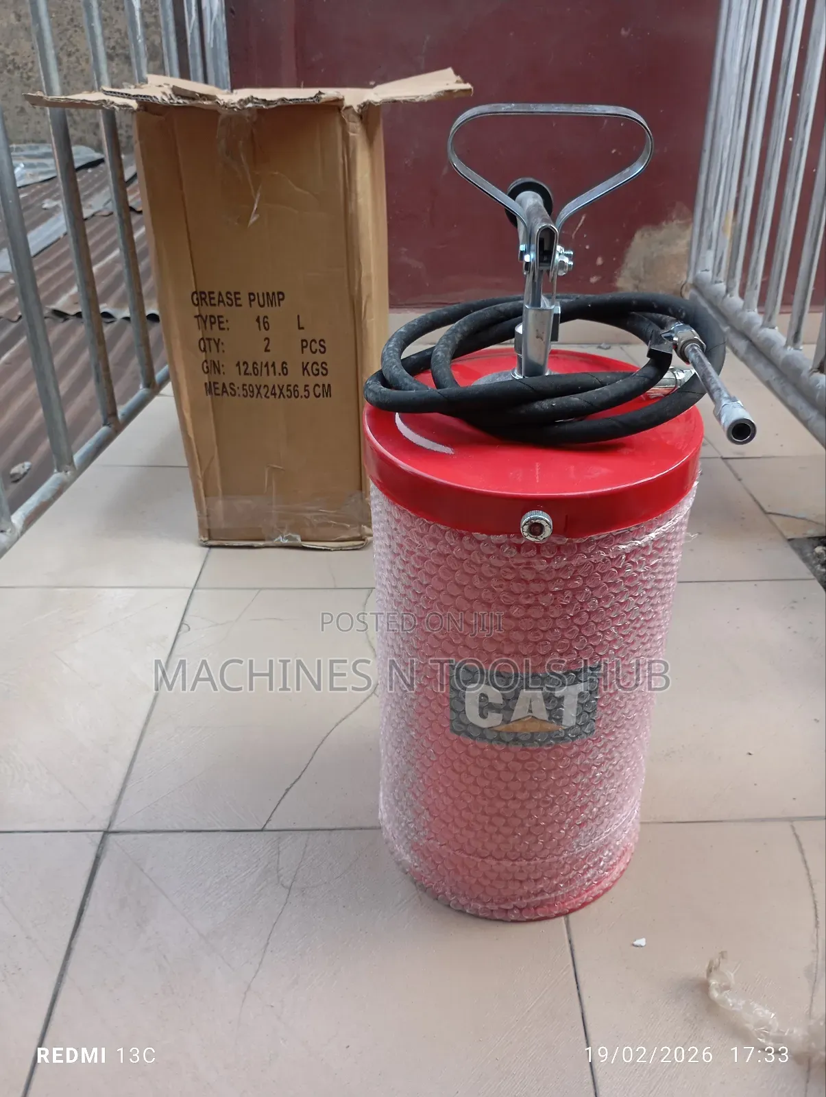 Cat 16l Grease Bucket / Pump
