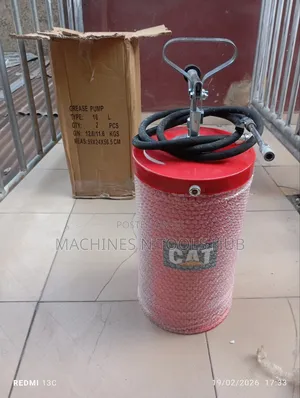 Cat 16l Grease Bucket / Pump