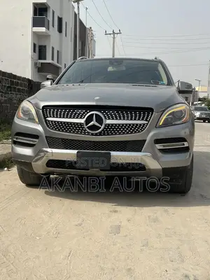 Mercedes-Benz M Class ML350 4MATIC 4dr SUV AWD (3.5L 6cyl 7A) 2014 Gray