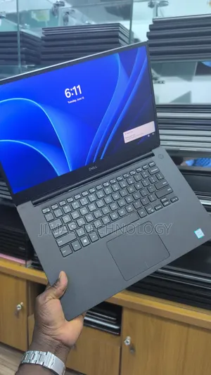 Laptop Dell Precision 5520 16GB Intel Core i7 SSD 512GB