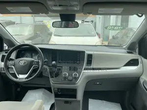 Toyota Sienna 2020 Silver