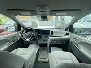 Toyota Sienna 2020 Silver