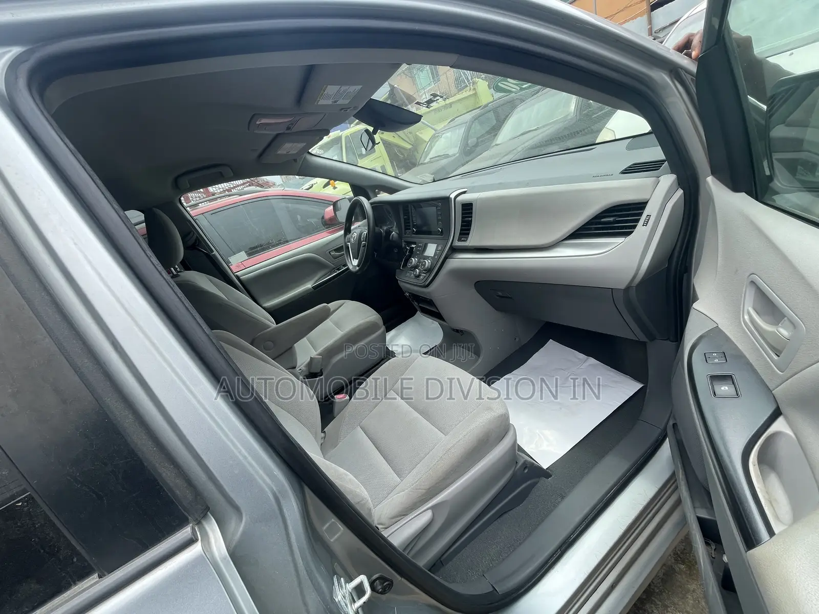Toyota Sienna 2020 Silver