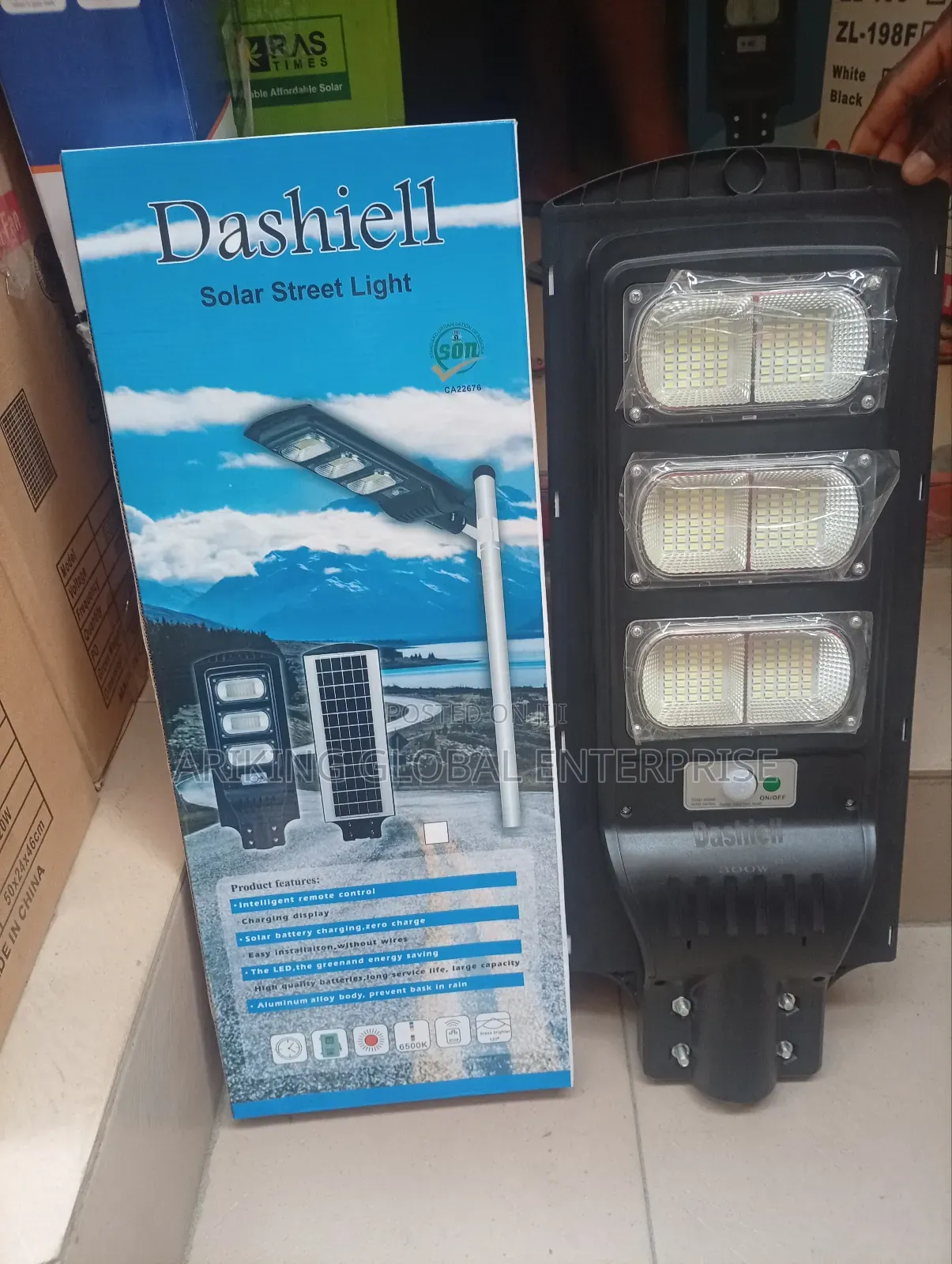 Dashiell Solar Street Light, 300w .