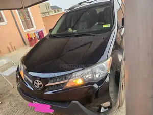 Toyota RAV4 XLE 4dr SUV AWD (2.5L 4cyl 6A) 2015 Black