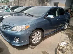 Toyota Corolla S Special Edition 4dr Sedan (1.8L 4cyl 4A) 2013 Blue