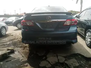 Toyota Corolla S Special Edition 4dr Sedan (1.8L 4cyl 4A) 2013 Blue