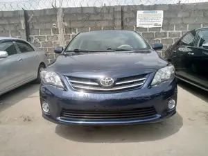 Toyota Corolla LE Special Edition 4dr Sedan (1.8L 4cyl 4A) 2013 Blue