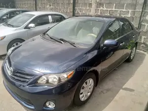 Toyota Corolla LE Special Edition 4dr Sedan (1.8L 4cyl 4A) 2013 Blue