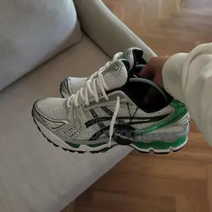 Original Asics Sneakers