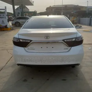 Toyota Camry XSE 4dr Sedan (2.5l 4cyl 6A) 2016 White