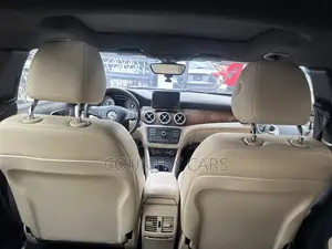 Mercedes-Benz GLA 250 2017 Red