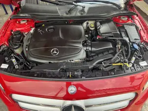 Mercedes-Benz GLA 250 2017 Red