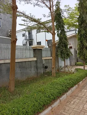 4bdrm Townhouse/Terrace in Wuye District Abuja for sale