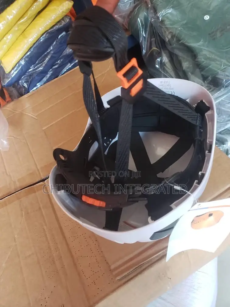 Chinstrap Helmet (4 Points)