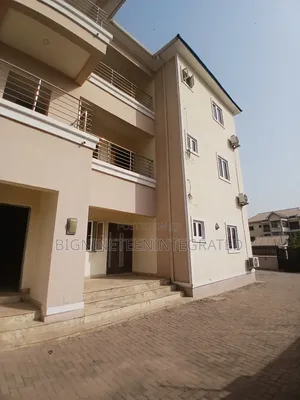 3bdrm Block of Flats in Zone D, Nass Qtrs, Apo District for rent