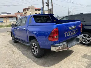 Toyota Hilux SR5 4x4 2019 Blue