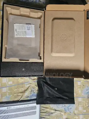 Laptop Dell Inspiron 16 Plus 7640 16GB Intel Core Ultra 7 SSD 1T
