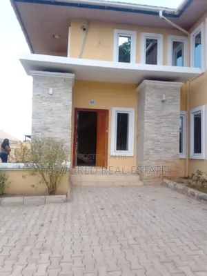 4bdrm Duplex in Jericho Gra for rent