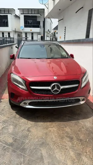 Mercedes-Benz GLA 250 2017 Red