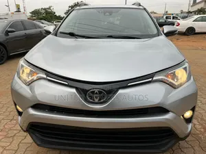 Toyota RAV4 Adventure 4dr SUV (2.5L 4cyl 6A) 2018 Silver