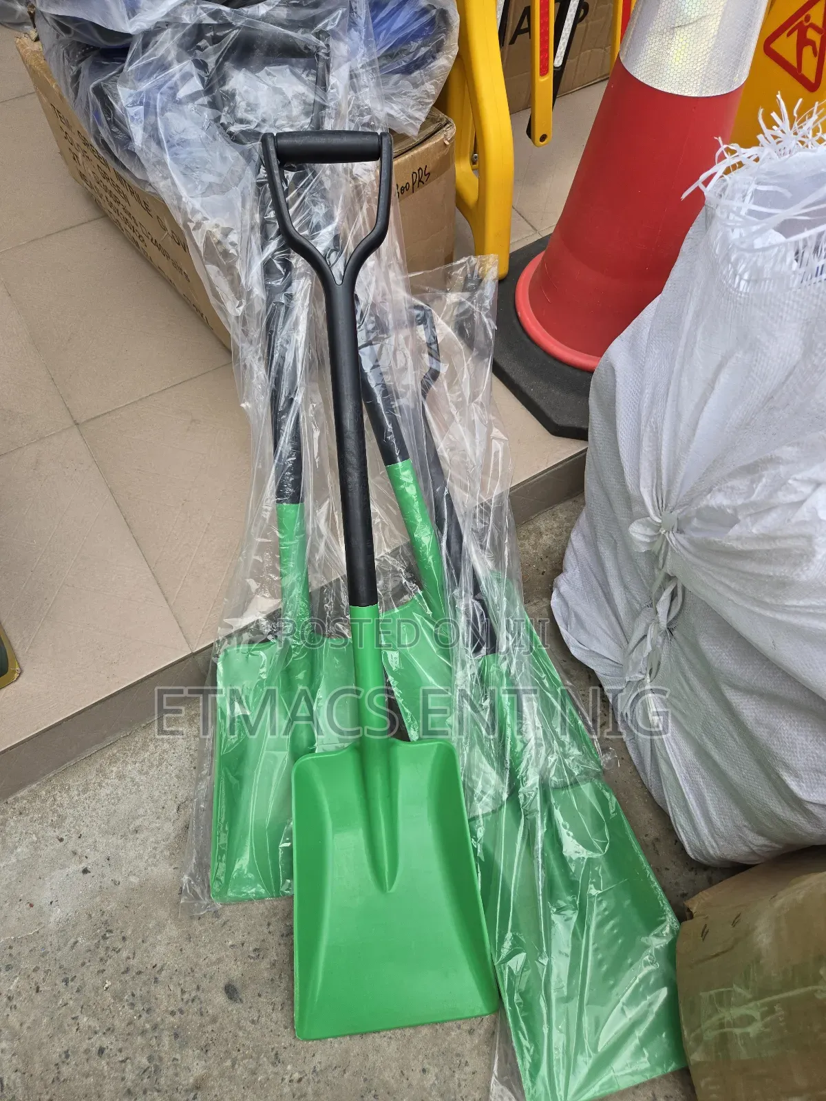 Non Spark Plastic Shovel