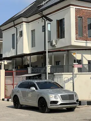 Bentley Bentayga 2017 Silver