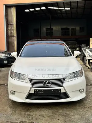 Lexus ES 350 FWD 2013 White