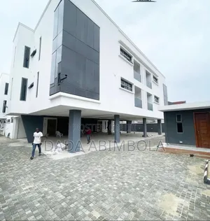 Furnished 3bdrm Apartment in Lekki for sale
