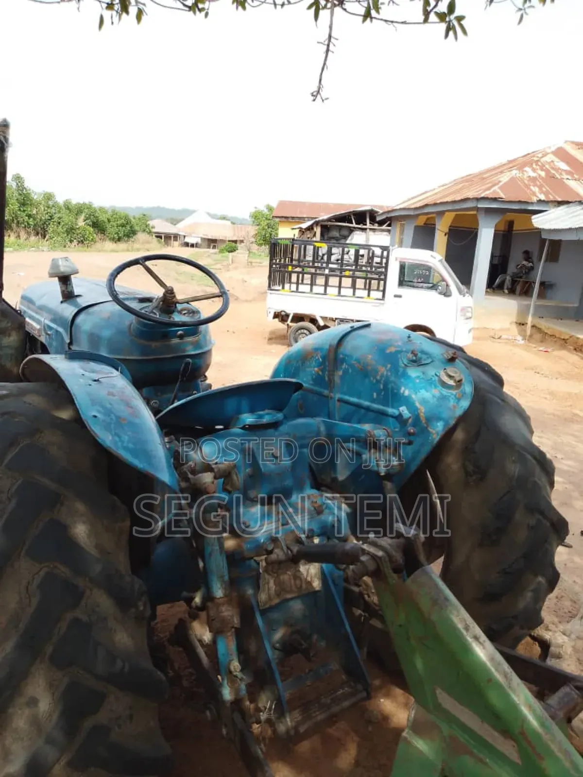 Tractor Embro