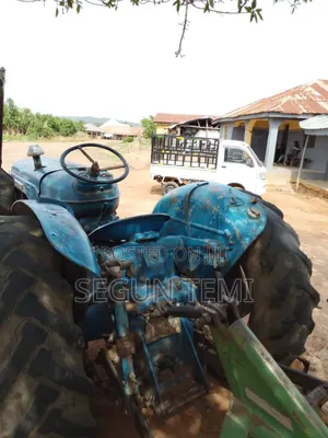 Tractor Embro