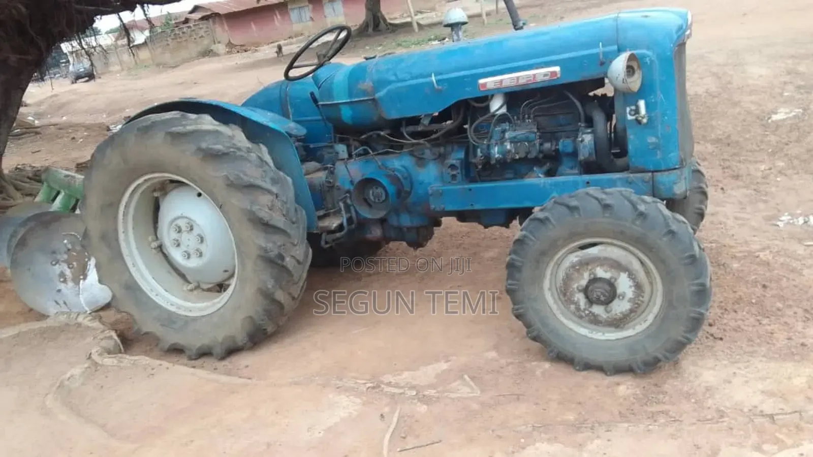 Tractor Embro