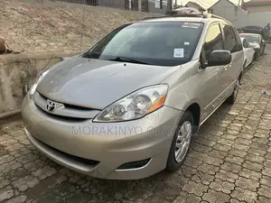 Toyota Sienna LE AWD 2006 Gold