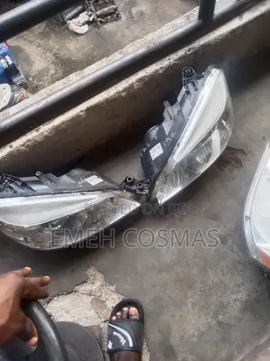 Set of Head Light C 300 010