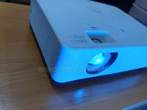 Nec Np-me402x 4000 Lumens Lcd Projector