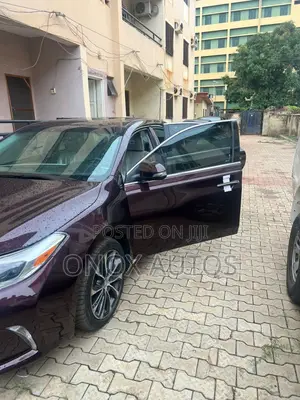 Toyota Avalon XLE Premium Sedan FWD (3.5L 6cyl 6A) 2017 Red