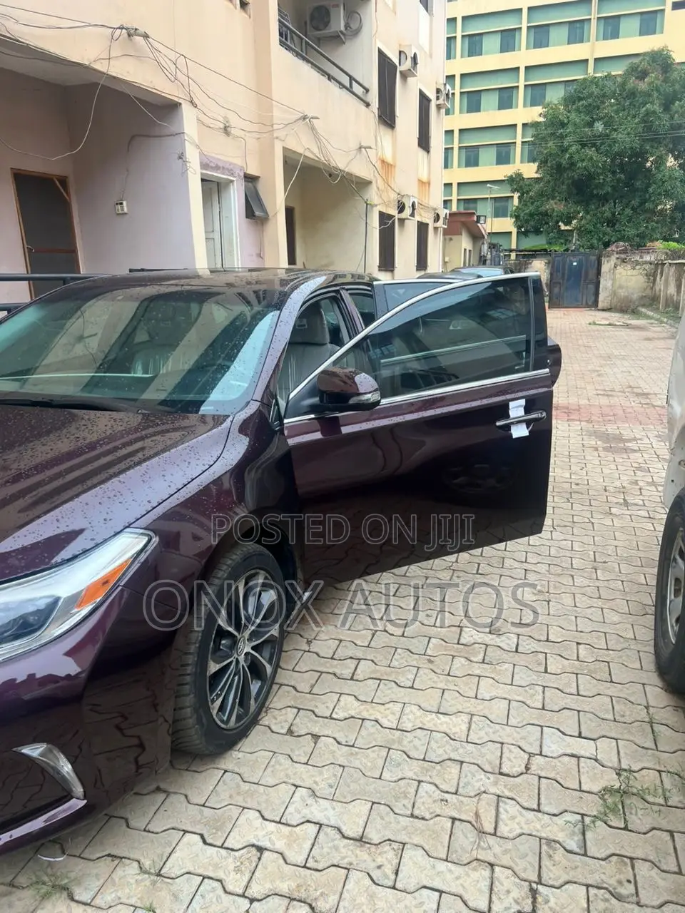 Toyota Avalon XLE Premium Sedan FWD (3.5L 6cyl 6A) 2017 Red