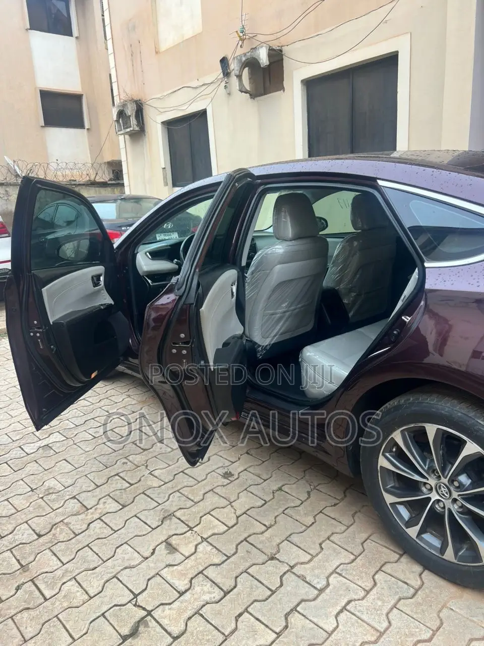 Toyota Avalon XLE Premium Sedan FWD (3.5L 6cyl 6A) 2017 Red