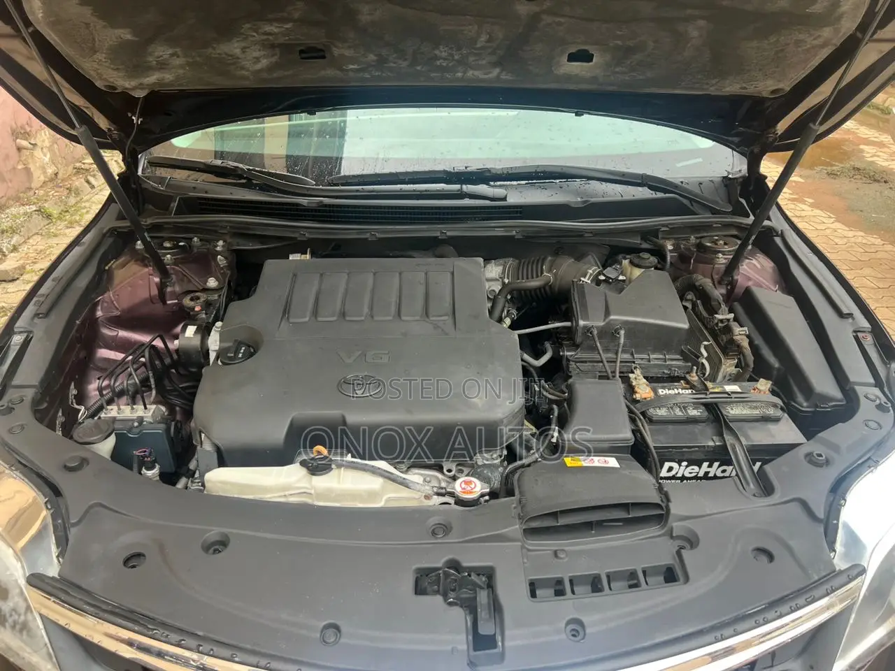 Toyota Avalon XLE Premium Sedan FWD (3.5L 6cyl 6A) 2017 Red