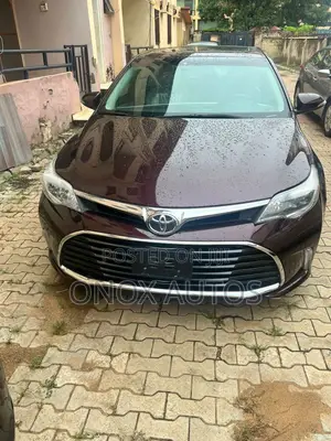 Toyota Avalon XLE Premium Sedan FWD (3.5L 6cyl 6A) 2017 Red