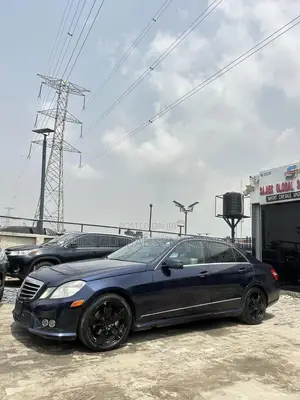 Mercedes-Benz E350 Base 4Matic Sedan AWD (3.5L 6cyl 7A) 2010 Blue