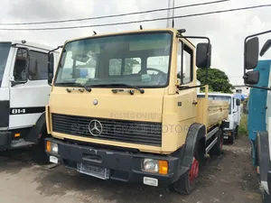 Mercedes Benz 814 Truck