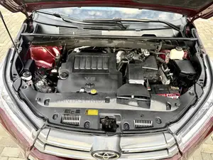 Toyota Highlander XLE 4x4 V6 (3.5L 6cyl 8A) 2017 Burgundy