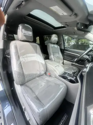 Toyota Highlander Limited 4x2 V6 (3.5L 6cyl 8A) 2017 Blue