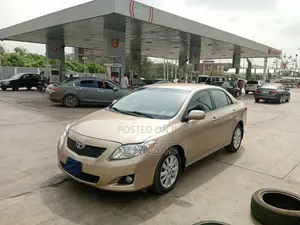 Toyota Corolla 2009 Gold