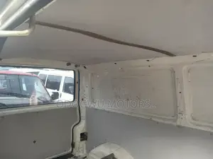 Volkswagen Transporter 2000 White
