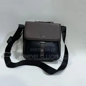 Aolebao Two-Tone Shoulder Bag With Flap Closure