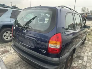 Opel Zafira Snowtrekker 2000 Blue