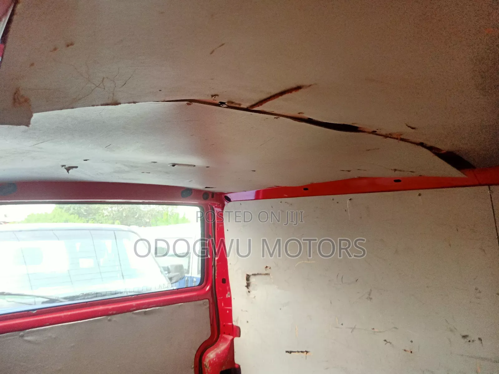 Volkswagen Transporter 2000 Red
