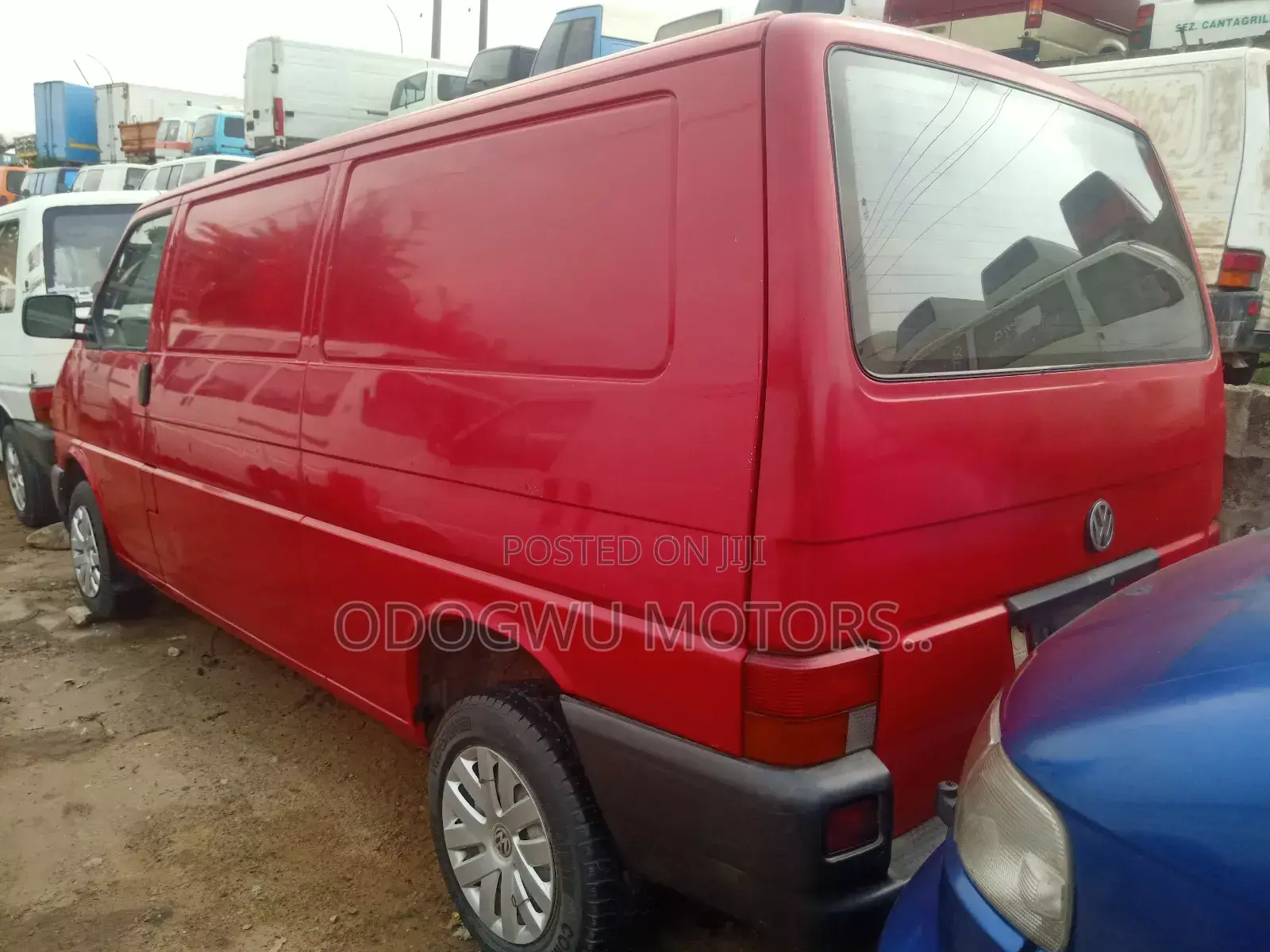 Volkswagen Transporter 2000 Red